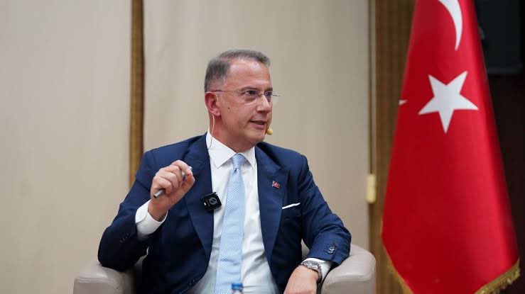 kediotti's tweet image. 1994’ten beri PKK yöneticiliğinden hüküm giymiş Veysi Aktaş tahliye edildi.
Ama hakkında iddianame bile hazırlanmamış olan Mehmet Murat Çalık, tüm yaşam riskine rağmen hala tutuklu!
#MehmetMuratÇalıkSerbestBırakılsın