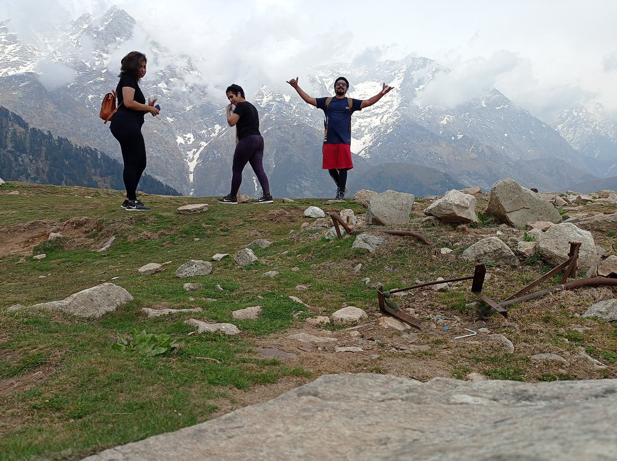 M.A (@mohitalam_) on Twitter photo Weekend vibes are on. 
Me and the gang off to the Triund trek Himachal. Web3 people say we create for remote life so we are out here touching grass. Weekend vibes are on. 
Me and the gang off to the Triund trek Himachal. Web3 people say we create for remote life so we are out here touching grass.