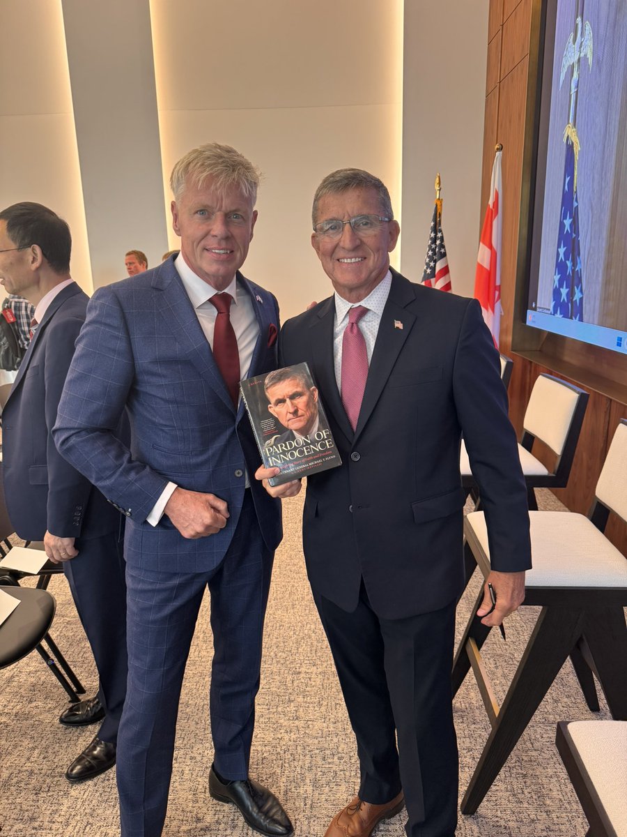 Rob_Roos's tweet image. It was a pleasure to collaborate with @GenFlynn Flynn and the @GoldInstituteIS in Washington, D.C.
Truly honored to receive a signed copy of his book. 🙏