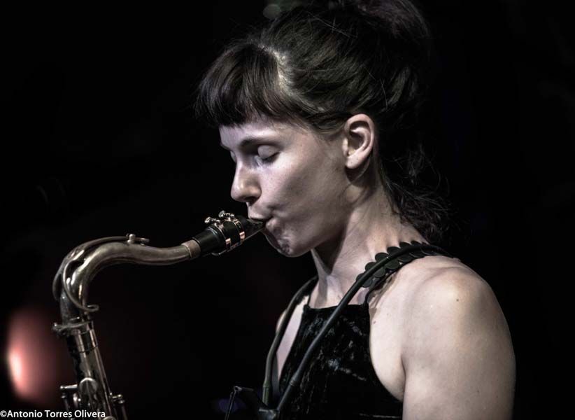 tomajazz's tweet image. María Grand ft. Marta Sánchez actuaron en el 26 Festival de Jazz de la Universidad de Sevilla/ASSEJAZZ 2023, en la Sede de ASSEJAZZ el 20 de octubre de 2023. Antonio Torres lo relata, retrata y filma. tomajazz.com/web/maria-gran…