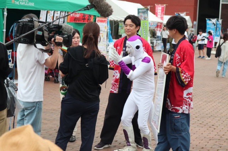 anisondisco's tweet image. #まめフェス 7 本祭 初日!
16:00 コスプレエグゼビジョン
19:00 #アニソンディスコ タイムとなります!
本日もよろしくお願いいたします!