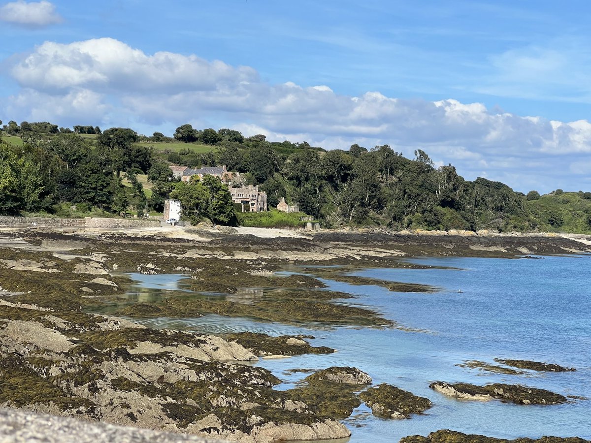 One of my favourite Jersey 🇯🇪 views - and amongst the photos featuring in my new book. 📖
