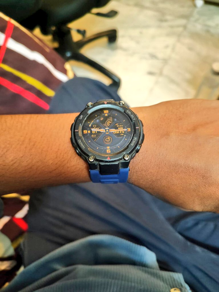 Dhananjay_Tech's tweet image. In November 2020, I gave my friend the original Amazfit T Rex who is STILL using the watch with no complaints!
He just changed the belt &amp;amp; sent these photos 🙌🏻

Benifit of having  custom OS as No Android watch from 2020 would be able to give more than a day of battery life 😅