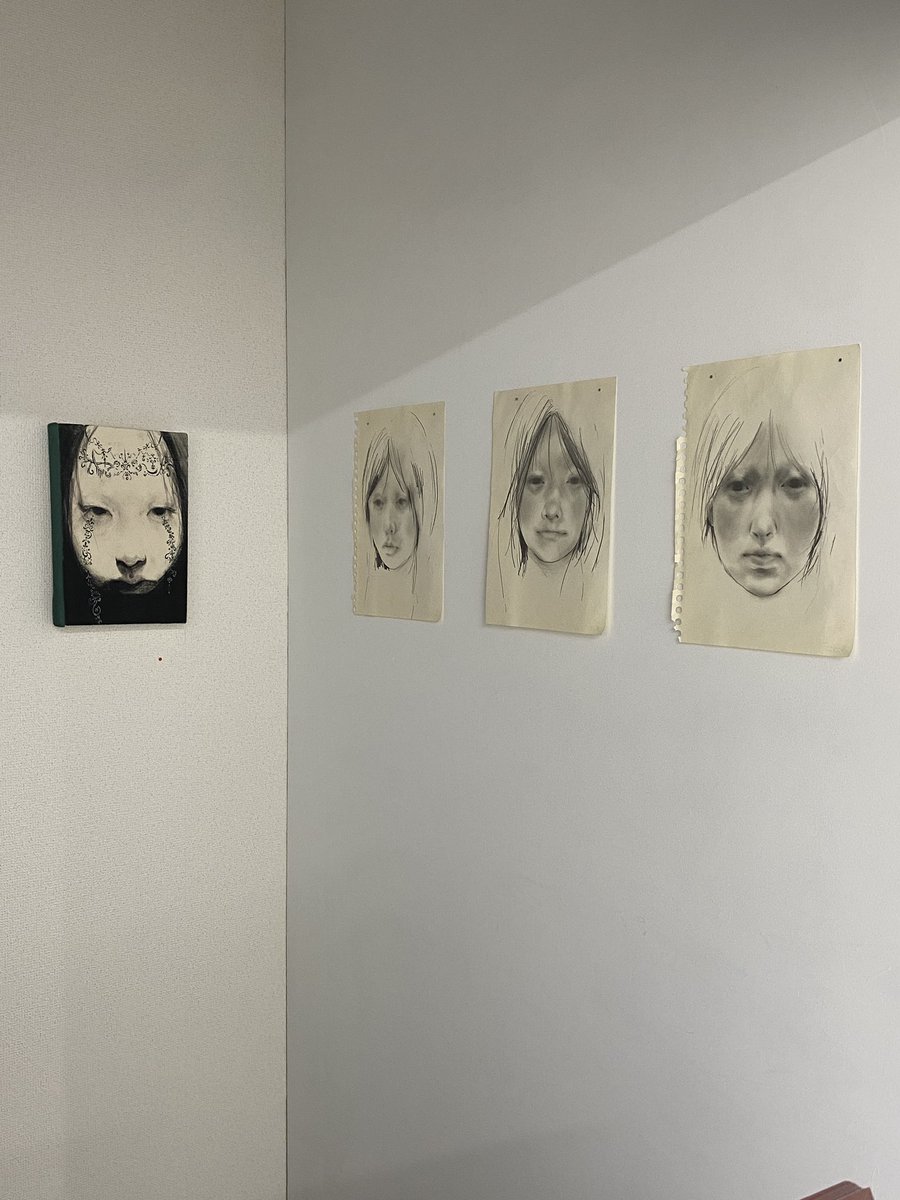 IsgrH's tweet image. aaploitで開催中の4人展「キアスム」に本日からドローイングを追加で展示させて頂いております。明日最終日です!15:00~在廊します。是非ご高覧ください。