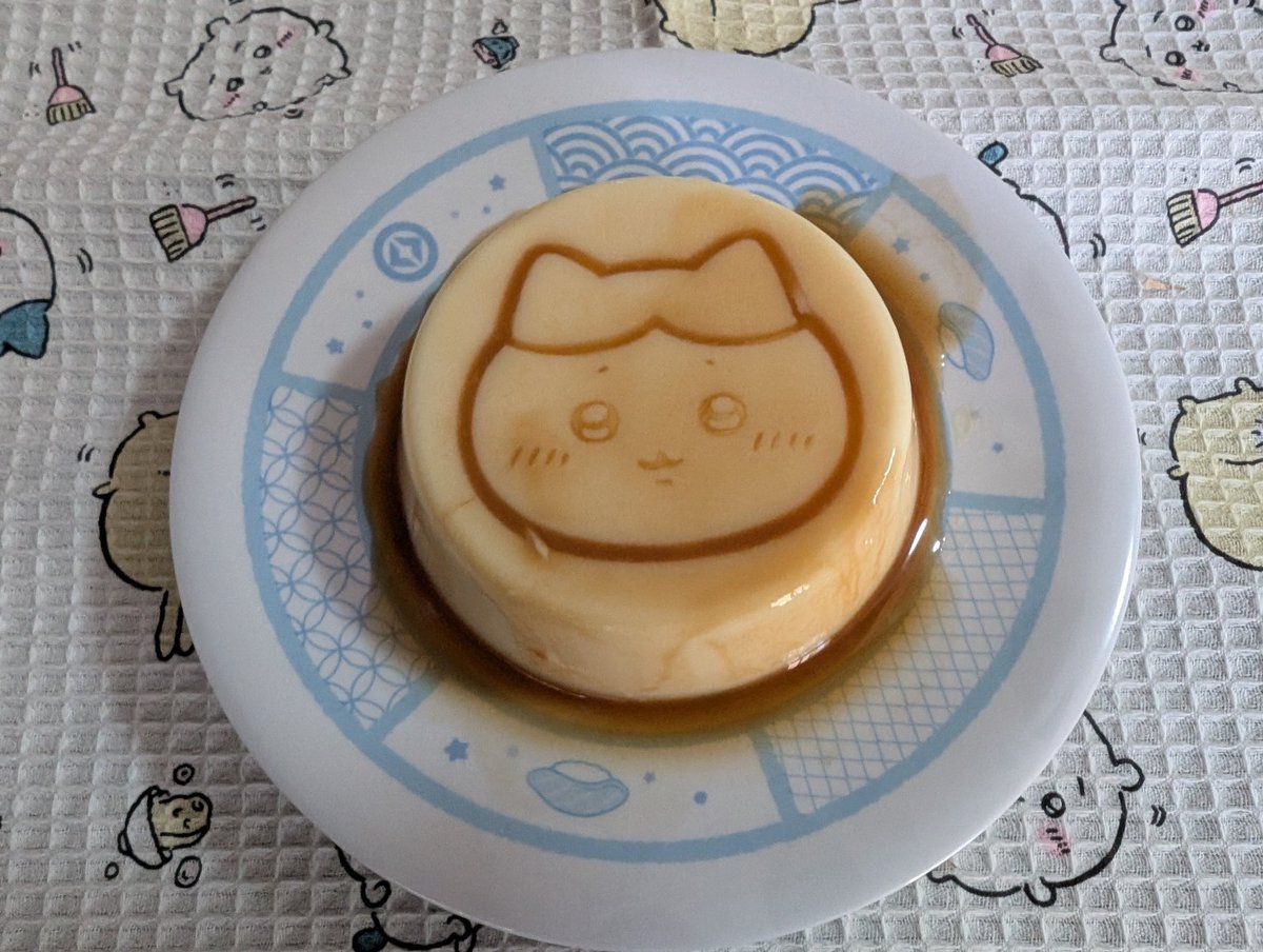 お皿狙いで今シーズン最初で最後のくら寿司ちいかわコラボ参戦！持ち帰り金額2500円で1皿のみのチャレンジのなか無事推しをいただくことができました！しかも時期的に諦めていたビッくらポンも！！やってみたかったむちゃむまスタンププリンハチワレちゃん､､お寿司屋さんのデザートも侮れません 笑