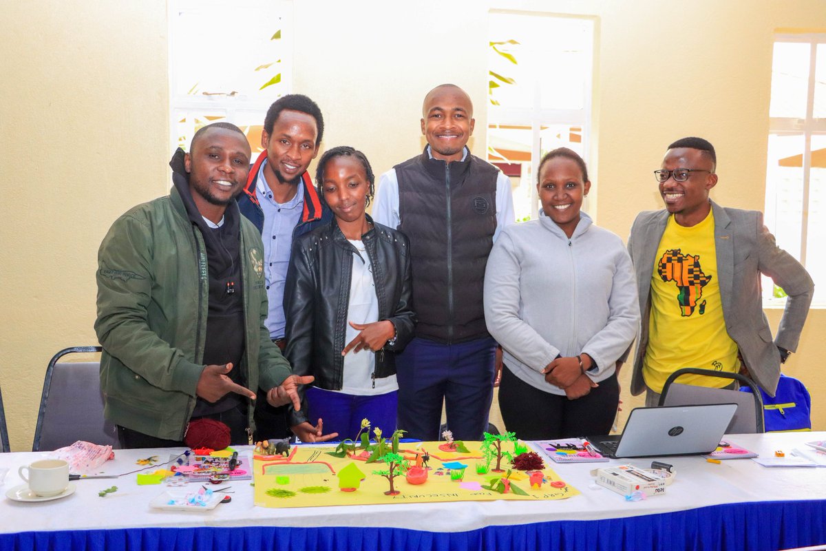 MuemActionPost's tweet image. Teamwork and collaboration stood out at the SEKEB Pre- @LCOYKenya2025, where systems thinking sparked bold solutions to climate challenges. Appreciation to @ALINEAfrica, @YouthSenateKE, @CCAResilience, and @OxfamKE for creating a space that empowered young changemakers to lead.