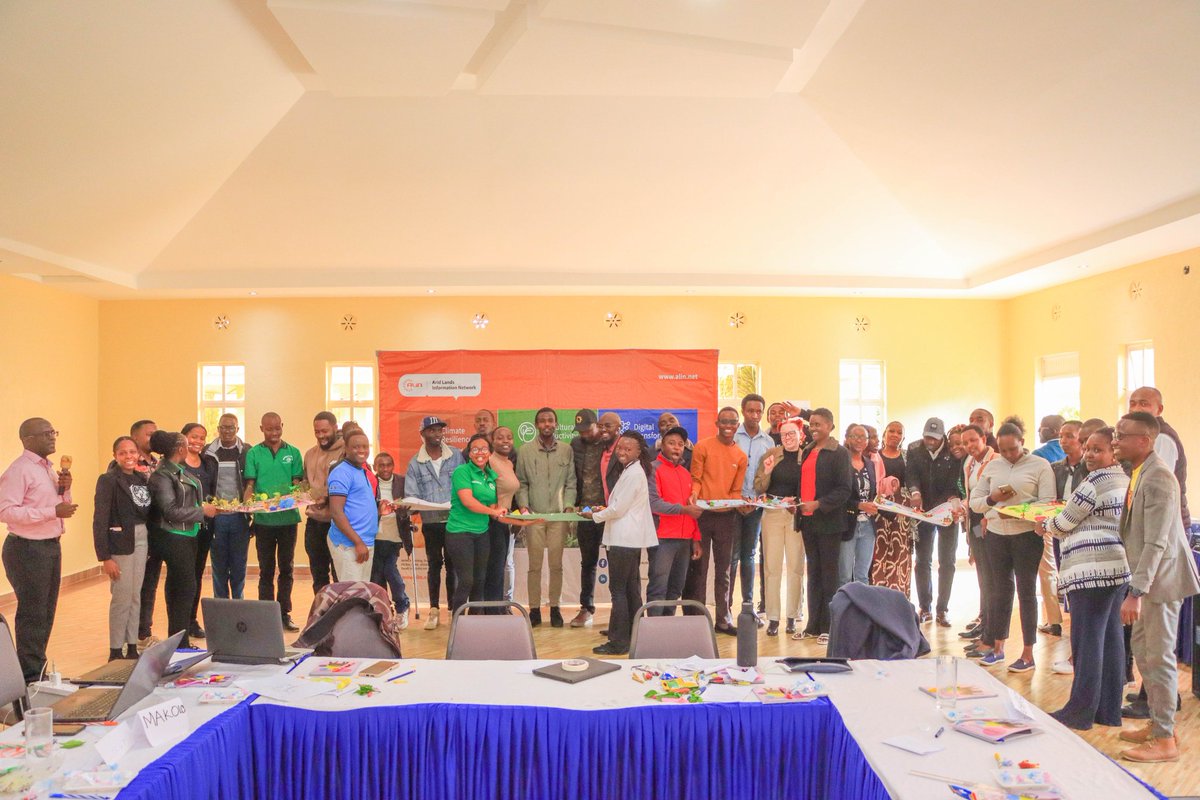 MuemActionPost's tweet image. Teamwork and collaboration stood out at the SEKEB Pre- @LCOYKenya2025, where systems thinking sparked bold solutions to climate challenges. Appreciation to @ALINEAfrica, @YouthSenateKE, @CCAResilience, and @OxfamKE for creating a space that empowered young changemakers to lead.