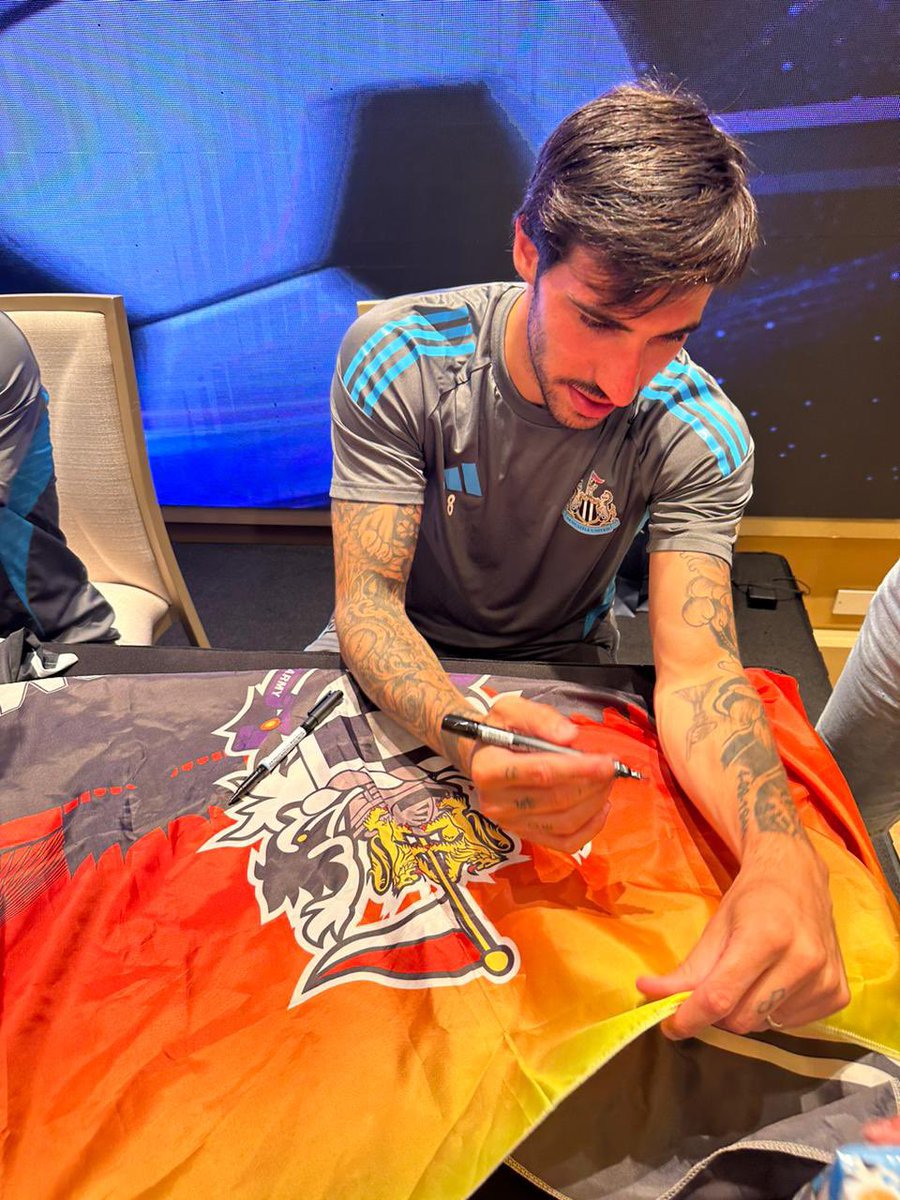 Midfield maestro, from Milano
Sandro ole ole oleeee