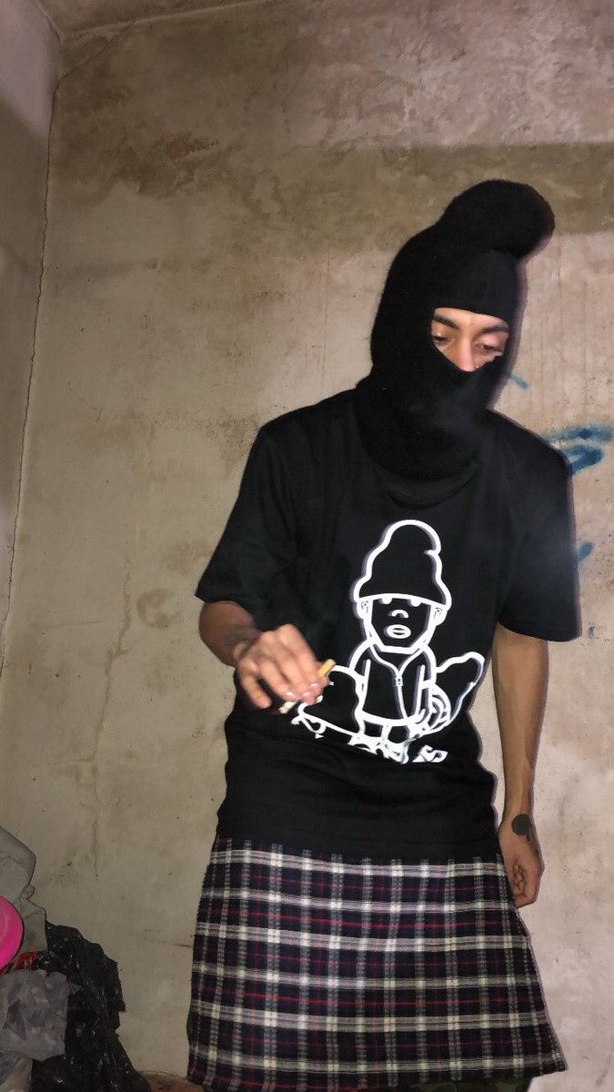 sadamhustlein's tweet image. Dickhead