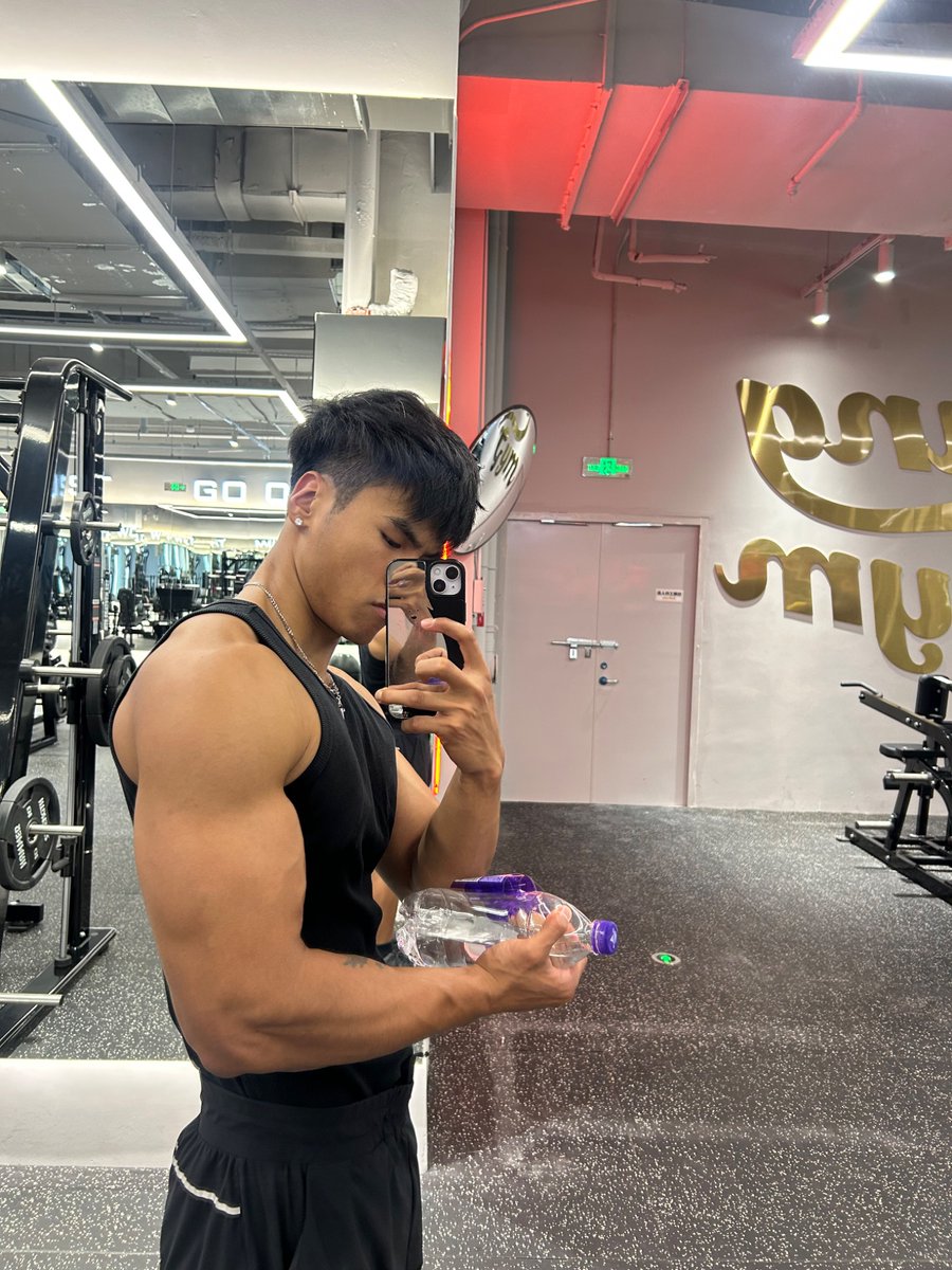 我一减脂压低脂肪就没啥性欲，六根清净，没啥想发的，还有大数据能不能给我推点健身女孩啥的