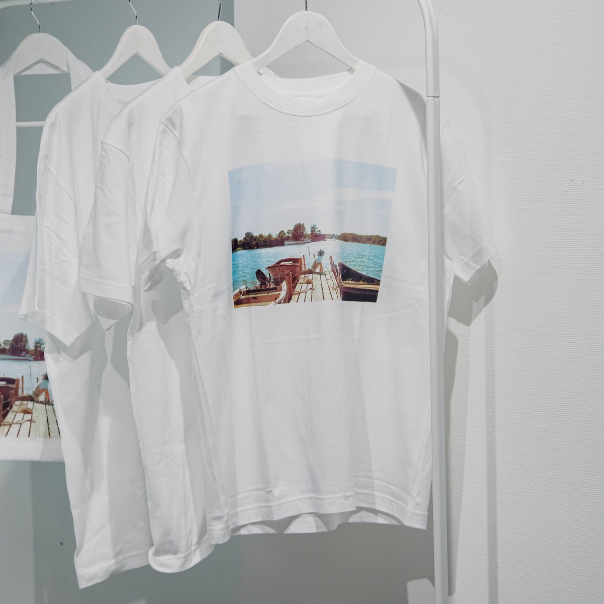 parco_x's tweet image. 【長濱ねる写真展】
◯売り切れ情報
以下の商品は品切れとなりました。
・Tシャツ Mサイズ
再入荷は未定となっております。
@neru_and_staff
@nagahamaneru2nd
◯開催概要
『「長濱ねる」 写真展 |撮影 高橋ヨーコ』
・期間 7月18日(金)〜8月4日(月)
・時間 11:00〜21:00…