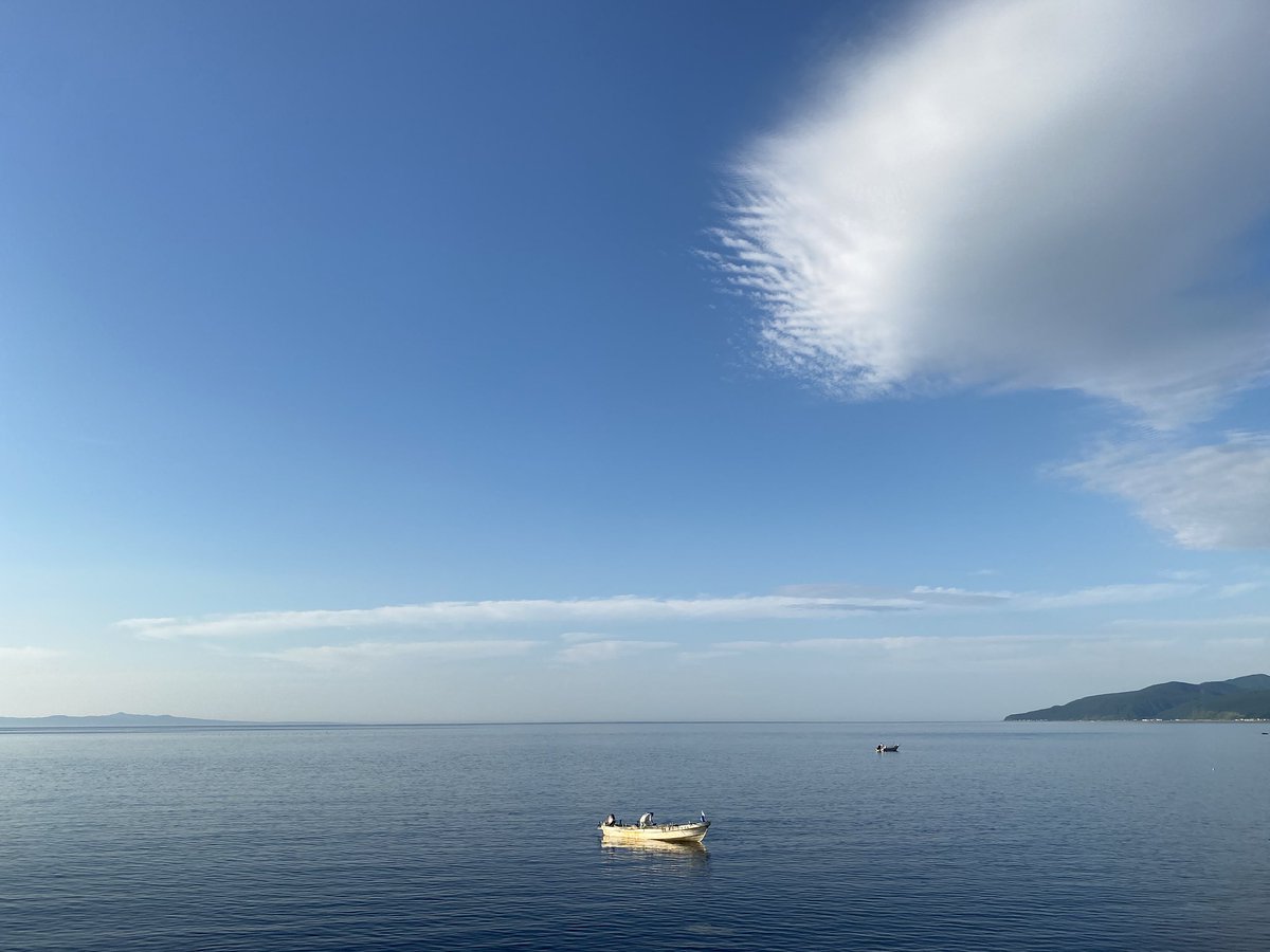 rusafieldhouse's tweet image. ルサフィールドハウス開館以降初めて扇風機のありがたさを感じる2025年夏。今日明日は気温30℃に及ばず、風の通り道ルサの名のとおり程よく風が吹いています。北海道のみんなも夏休みに突入、賑わいの季節到来です。