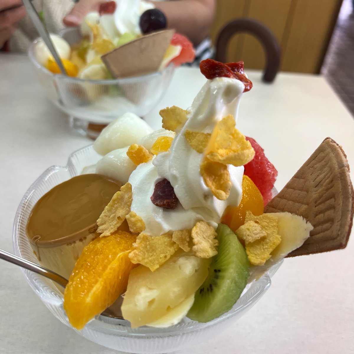 studiolaut's tweet image. かどやのフルーツプリンサンデー白玉のせアップしとくね
#千林