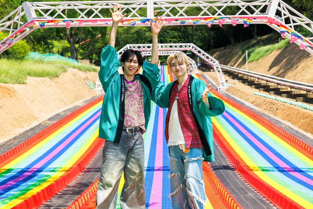 TrendNewsCaster's tweet image. リョウガ&ユーキ(超特急)登場!! 『さがみ湖MORI MORI・マジカルウェーブ』 リョウガ「爽快感MAXでした!」 – TREND NEWS CASTER trendnewscaster.jp/entertainment/… #超特急 #リョウガ #ユーキ