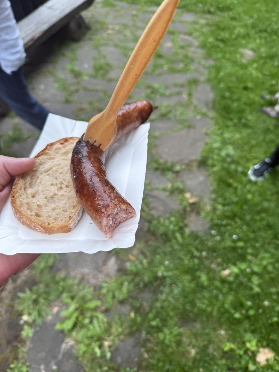 tevordoley22's tweet image. Yesterday was epic. Marched on down to Zakopane
The two videos you see are from the Highlanders (or in other words mountain men) playing traditional music from the area
Yes I always find a way to eat a lot and find the fiddles playing traditional music