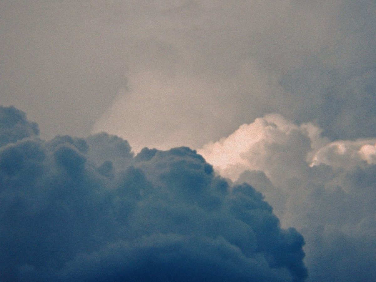 arthextic's tweet image. do you ever look at the clouds so randomly just to feel that momentary bliss?