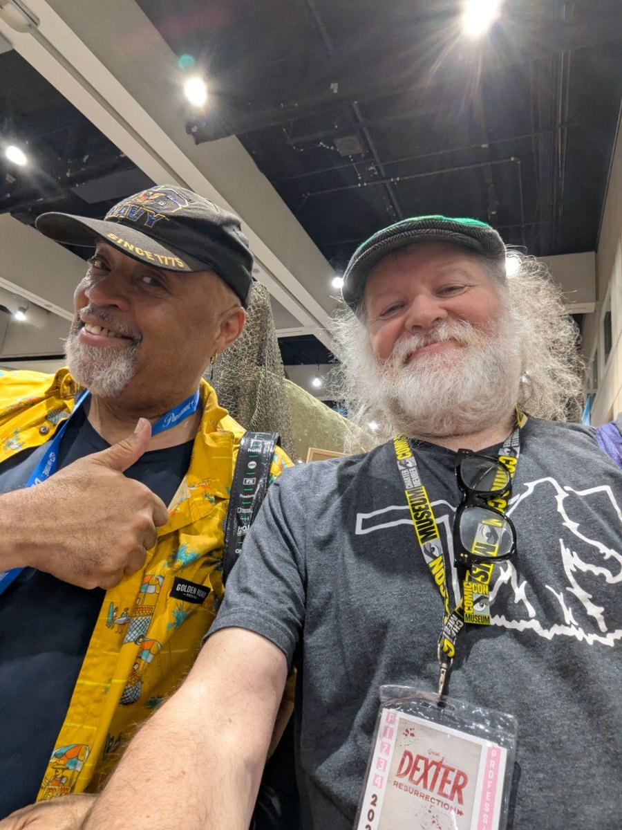 nealiios's tweet image. It's not Comic-Con until I get an obligatory selfie with my old friend and pitching partner Jimmy Diggs. #startrekenterprise #HMSVictory #Cryptohistorians