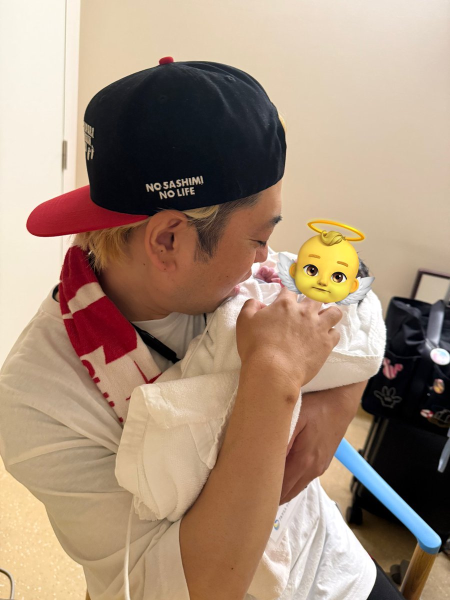 【ご報告👑】
今日の朝に無事なちゅべびが爆誕しました🥰
ありがたいことにスーパー安産で母子ともに元気です🫶
落ち着いたらみんななちゅべび可愛がってあげてね💕

なちゅパパはもうずっと娘にメロメロです←

#出産報告