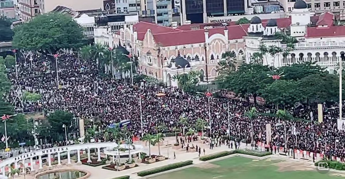 CheteDofficial's tweet photo. Perhimpunan Turun Anwar di Dataran Merdeka https://t.co/nY2D8KEau0