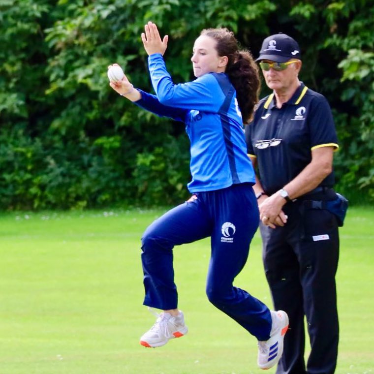 𝗦𝗰𝗼𝘁𝗹𝗮𝗻𝗱 𝗥𝗲𝗽𝗿𝗲𝘀𝗲𝗻𝘁𝗮𝘁𝗶𝗼𝗻 🏴󠁧󠁢󠁳󠁣󠁴󠁿

James Stronach captained the <a href="/CricketScotland/">Cricket Scotland</a> U17s this week whilst Hamish Foley (captain), Tom Hathorn, Agnes Foley, Sonia Amin and Keira Ansell all played for the U15s 🙌

🏹#Arrows | #ArrowsArmy