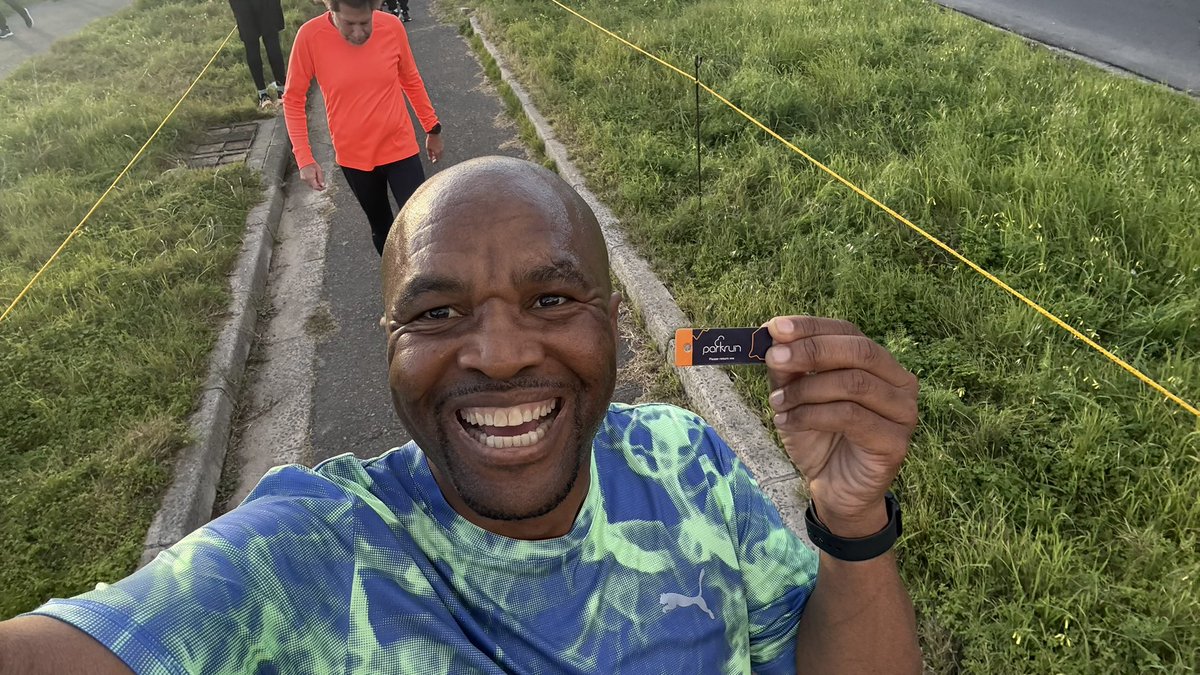ricardomackenzi's tweet image. It’s a beautiful day to have a beautiful day. Carpe diem. 😀🇿🇦
A beautiful common park run. 😀