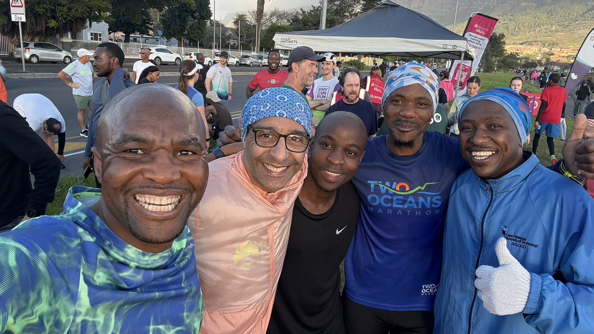 ricardomackenzi's tweet image. It’s a beautiful day to have a beautiful day. Carpe diem. 😀🇿🇦
A beautiful common park run. 😀