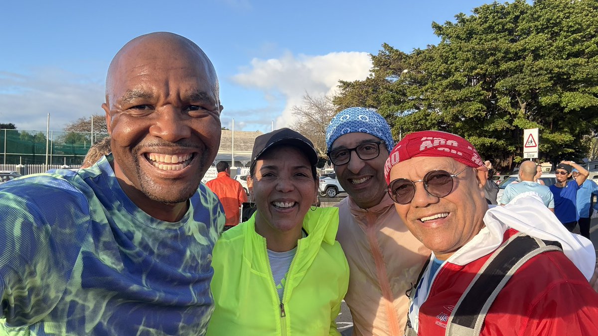 ricardomackenzi's tweet image. It’s a beautiful day to have a beautiful day. Carpe diem. 😀🇿🇦
A beautiful common park run. 😀