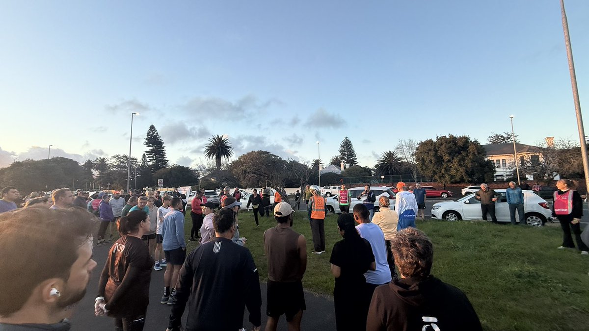 ricardomackenzi's tweet image. It’s a beautiful day to have a beautiful day. Carpe diem. 😀🇿🇦
A beautiful common park run. 😀