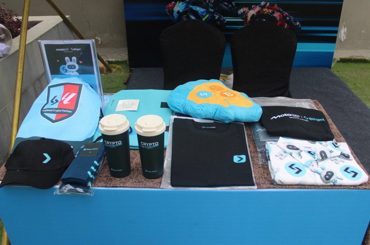 BitgetIndia's tweet image. Ahmedabad, we’re LIVE at #IBT25!
@Bitgetglobal & @BitgetWallet booths are loaded with merch, surprises & Web3 vibes.
Come say hi & grab your goodies! ✨
#EventWithBitget #Crypto4Everyone #Web3 #IBT2025