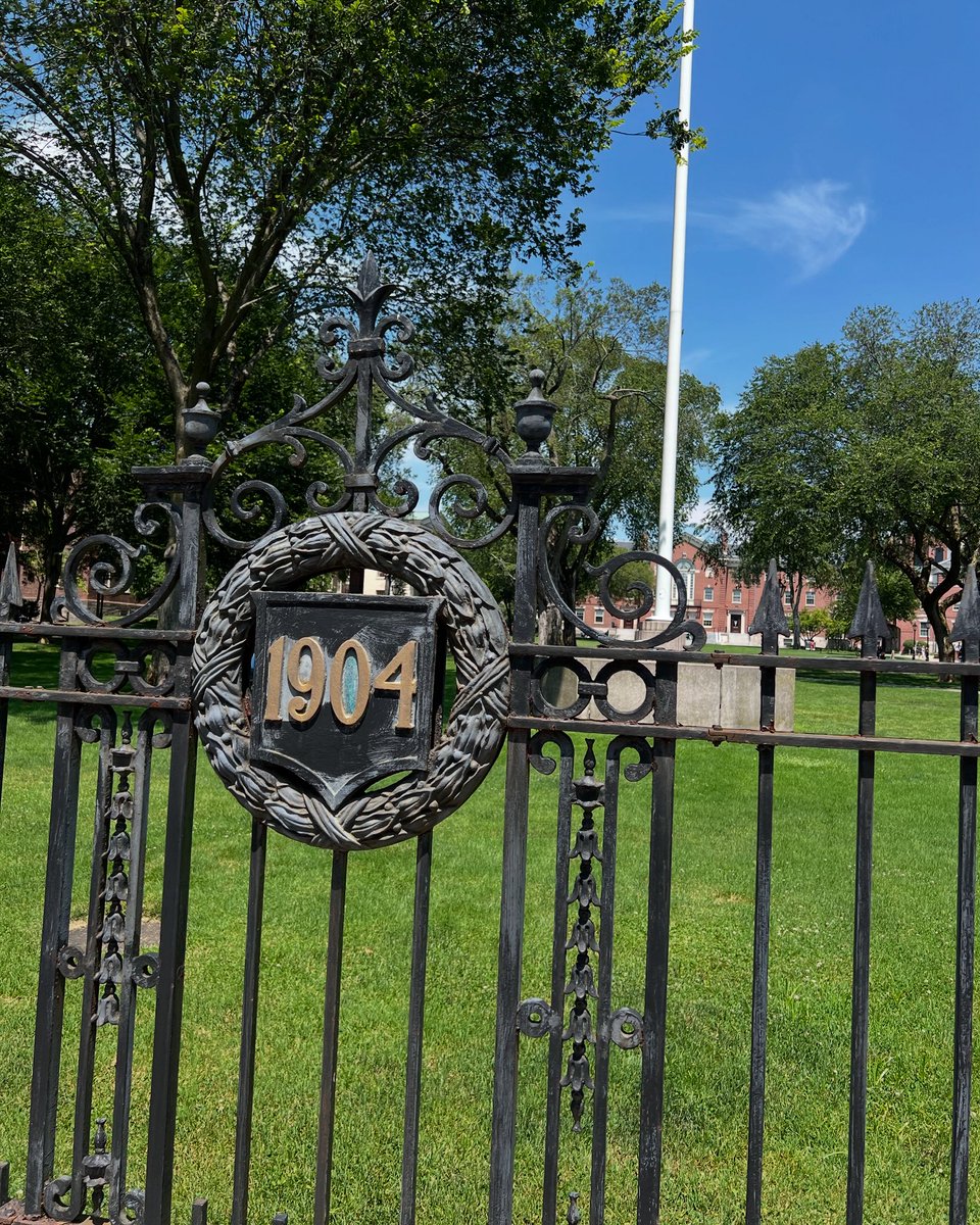 Günaydın. Güzel Cumartesiler, hafta sonları. Sevgimle. 🙏🏻🤍☕️