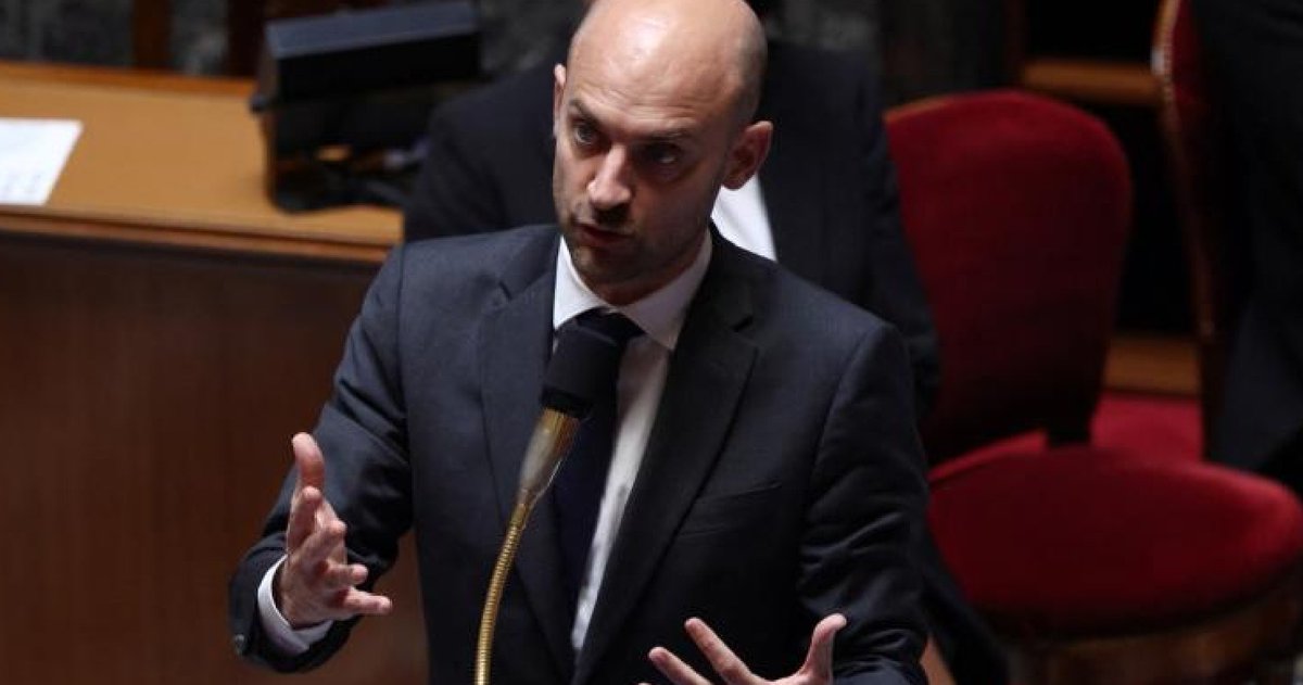 GilbertCollard's tweet image. « En reconnaissant la Palestine, la France donne tort» au Hamas, martèle Barrot; c'est, sans doute, pour cette raison que ́le Hamas "félicite " Macron : Barrot peut aussi essayer de nous faire croire qu'on a un président de la République qui n'est pas un gamin institutionnel !