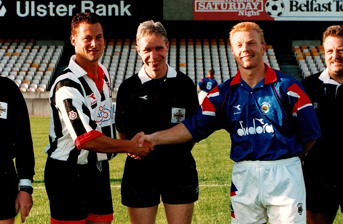 onthisGTFCday's tweet image. 26th July 1994 - Grimsby Town beat Linfield 3-0 on their Northern Ireland tour. Clive Mendonca scores twice with Paul Groves also on target for the Mariners in front of 731 at Windsor Park, home of Linfield and the National Team. #GTFC @OfficialBlues