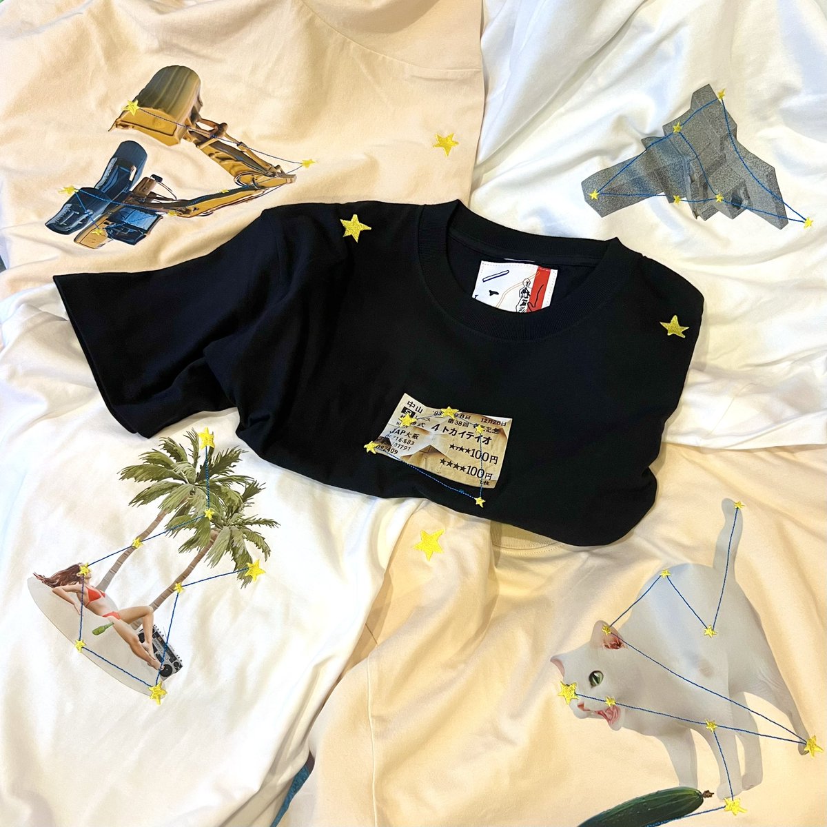 DOMA_YORIKO's tweet image. 7/26(土) 14:00-18:00open
Tシャツたくさん入荷しています
なんかちょっと願いが叶いそうな
肩に星乗せスタイルいかがですか🌟

To/By/For🆕架空の星座 TEE
「星座っぽく見えるかどうか」より「見えてくる」想像力の方が面白い
先にモチーフを決めてから無理やり星座にしてみた実験的図案
ZINE付き