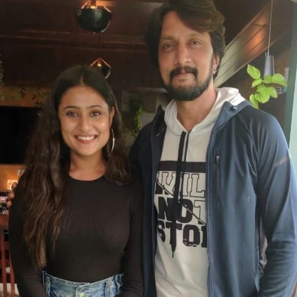 Abhi_kiccha07's tweet image. Happy birthday @amrutha_iyengar best wishes from @KicchaSudeep Fans
#KicchaSudeep𓃵 #HBD #AmruthaIyengar