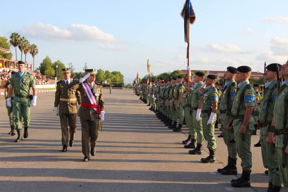 FUTER_ET's tweet image. El Regimiento de #Caballería N° 8 #Paracaidistas celebró ayer un acto Militar en su base de Marines, con motivo de la festividad de Santiago Apóstol, Patrón de su Arma y de España, acto solemne que honra la tradición y el espíritu jinete.
#BRIPAC
#Paracaidistas
#SomosTuEjército