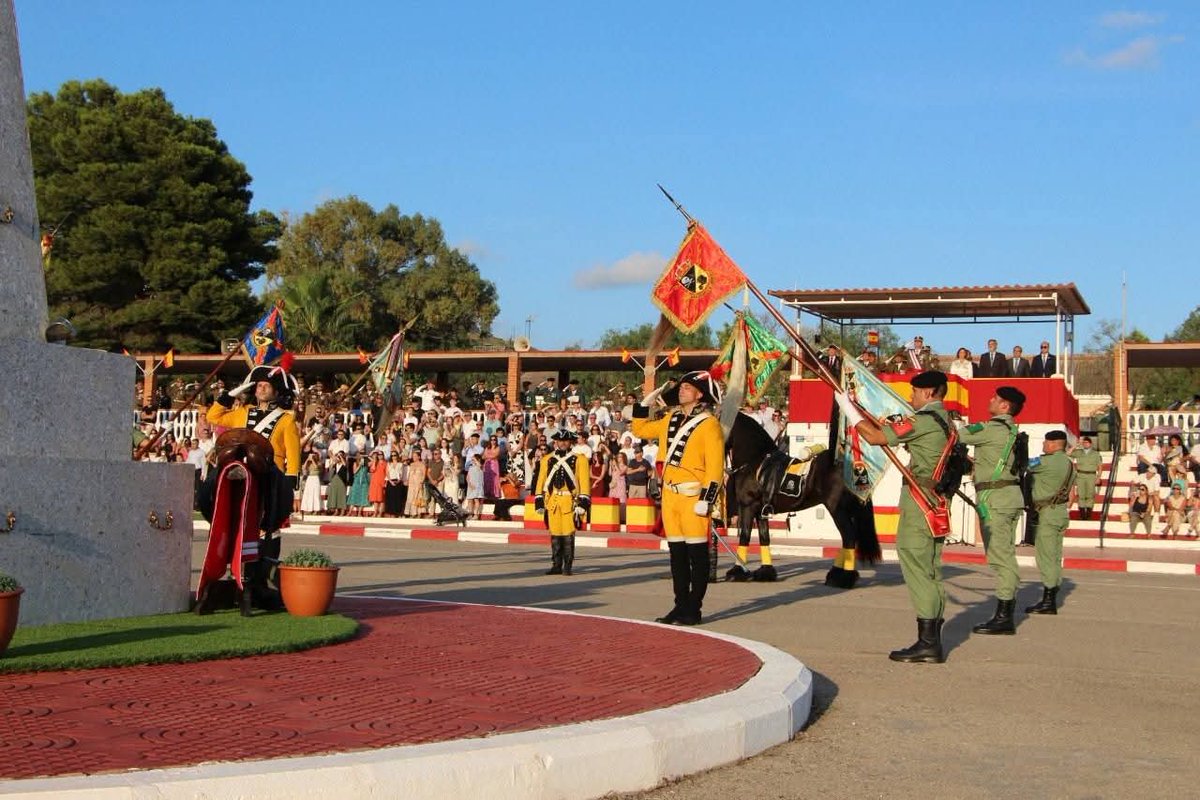 FUTER_ET's tweet image. El Regimiento de #Caballería N° 8 #Paracaidistas celebró ayer un acto Militar en su base de Marines, con motivo de la festividad de Santiago Apóstol, Patrón de su Arma y de España, acto solemne que honra la tradición y el espíritu jinete.
#BRIPAC
#Paracaidistas
#SomosTuEjército