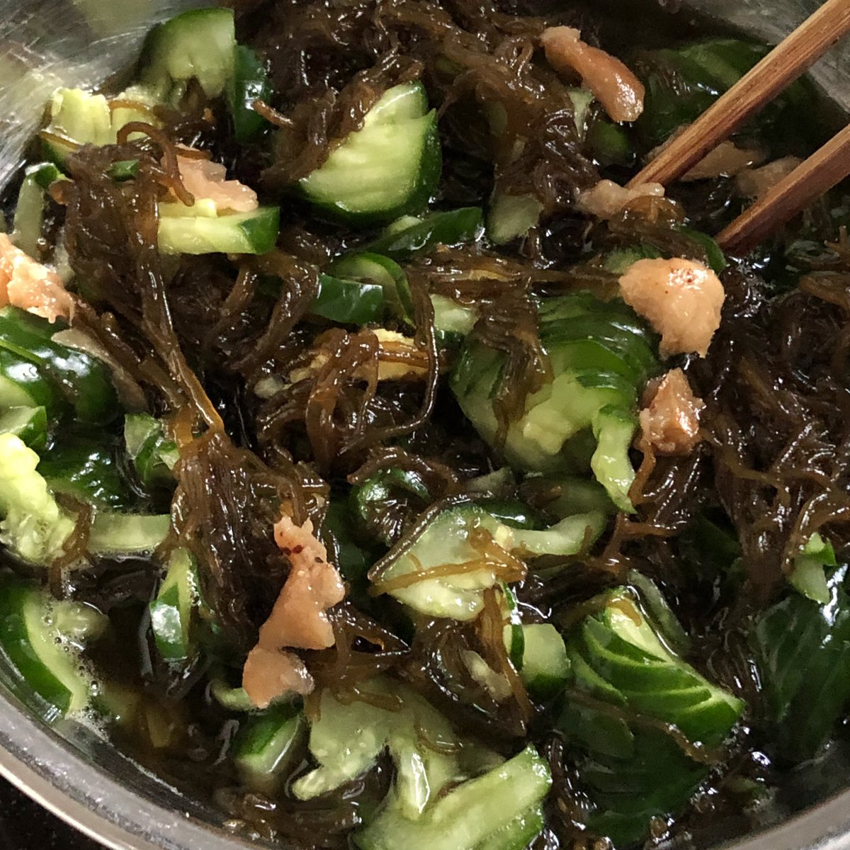 蛇腹きゅうりの梅もずく酢作りました🥒
冷やして夕飯にいただきます♪