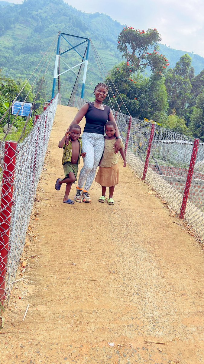 GilazioAdventur's tweet image. Good Morning from Nyakaligijo
My cheerleaders pushed me to here!!
