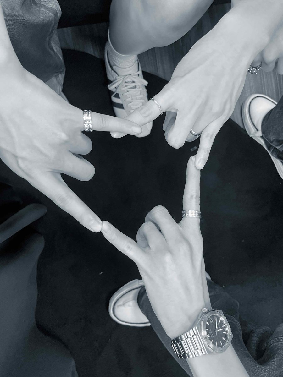 yginnercircle's tweet image. #HELLOINNERCIRCLE
๋ค๋ค ์ค๋น๋์ง?!
์ค๋๋ ์ฌ๋ฐ๊ฒ ๋์๋ณด์๐
#WINNER #์๋ #2025 #CONCERT
#IN_OUR_CIRCLE #SEOUL
#OLYMPIC_HALL #YG