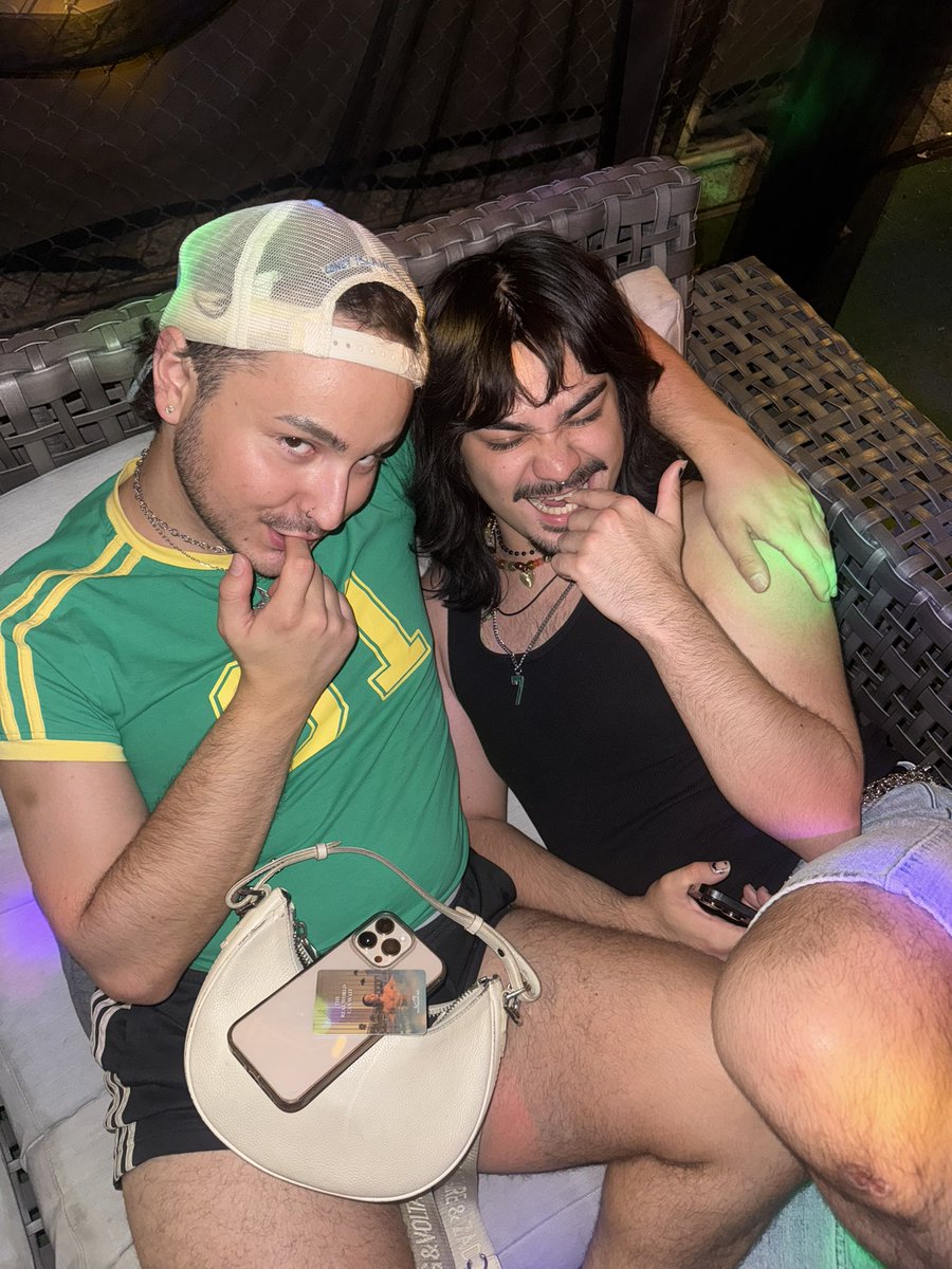 bigfannysmacker's tweet image. BFS x Seven Taco Bell + piranha takeover
