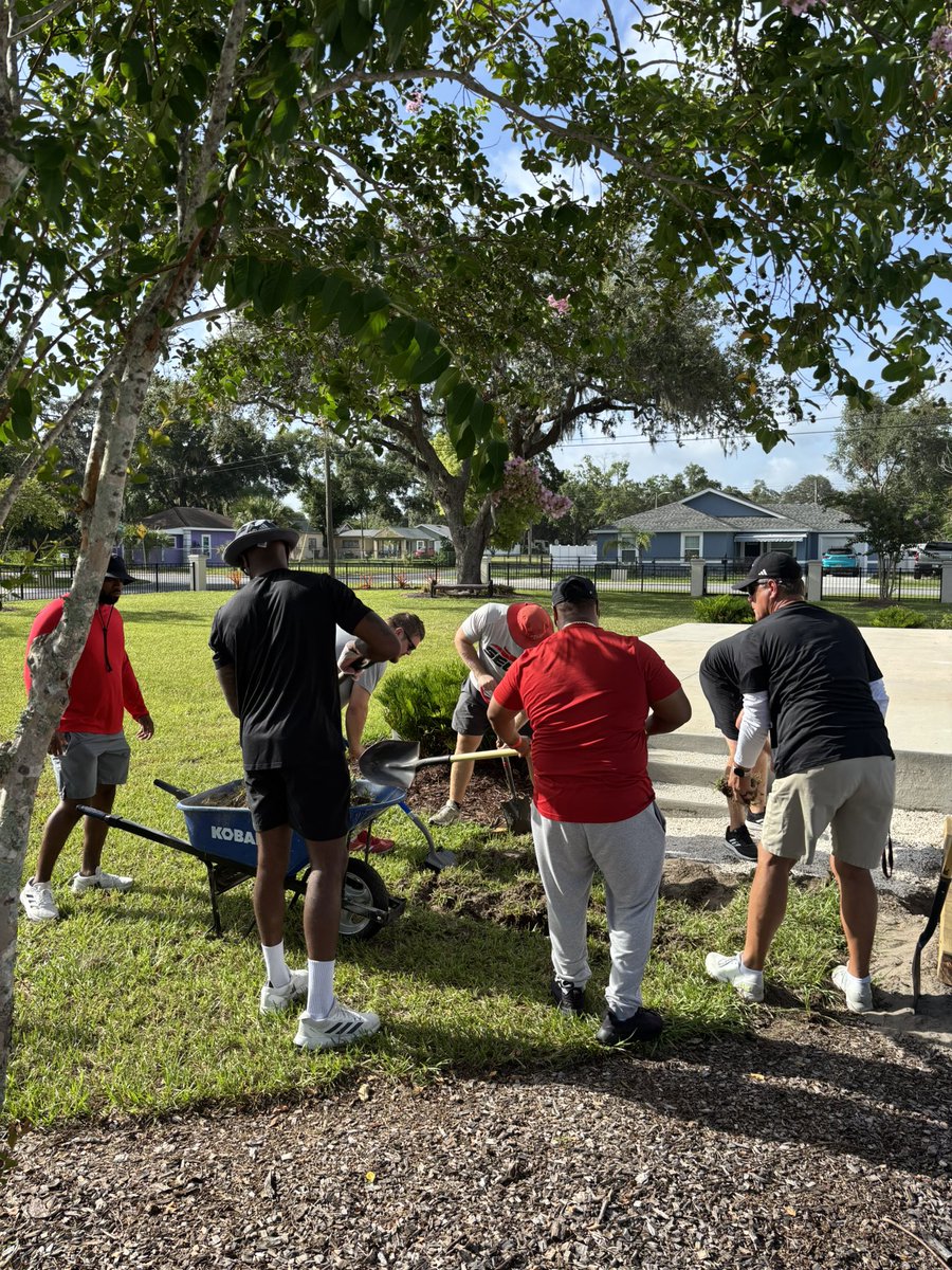 DrewWatsonAD's tweet image. What a great morning serving as a staff with Mike Cooper at @DreamCenterLKLD!  Thanks for your work, team! #FireFamily #LKLD