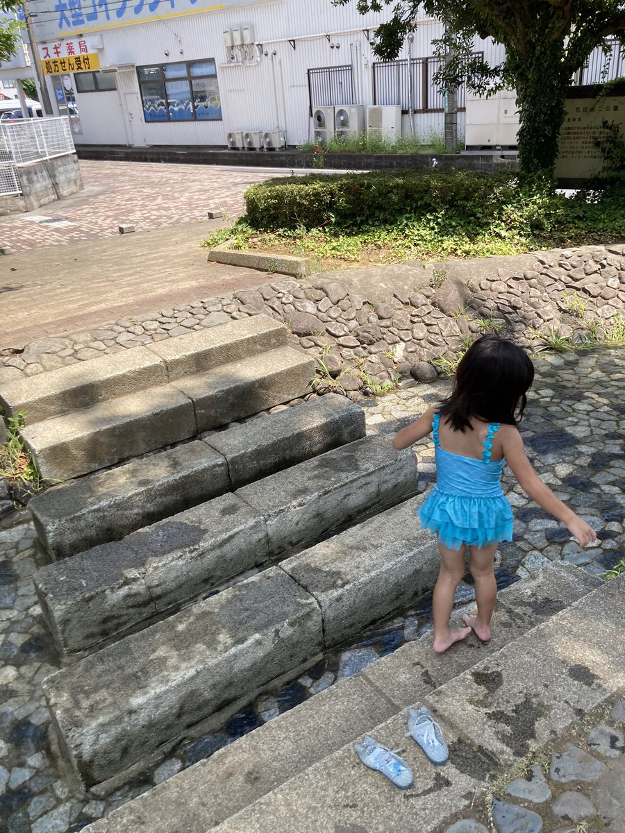 goriraceo's tweet image. 越谷、公園ハシゴ　
今、外に出て3時間が経過しました…
道路で干からびてるミミズの気持ちがよく分かります…
#花田第二公園