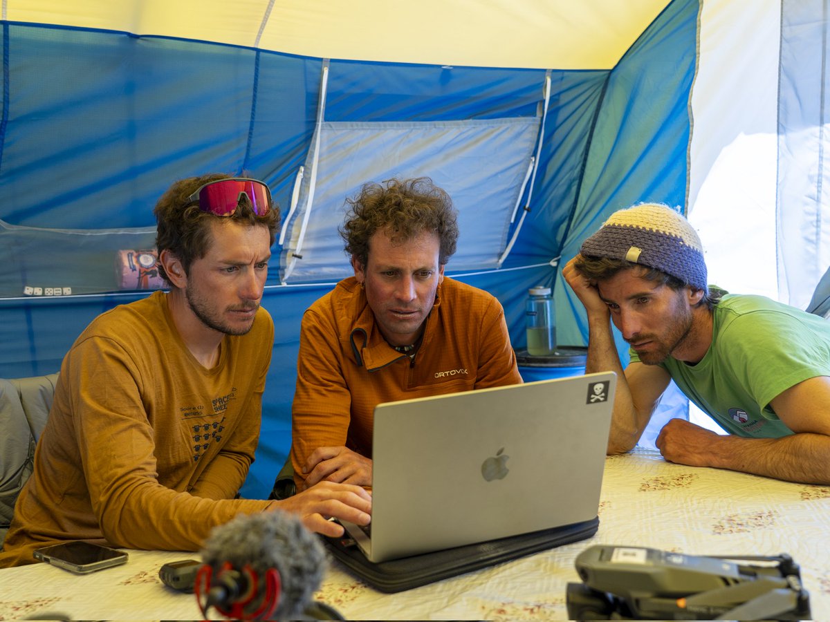 #Gasherbrum IV: El mal tiempo acaba con la expedición de Secchi, Gheza y Carrara.
Se habían propuesto lograr la primera repetición de la ruta Bonatti-Mauri de 1958 por la arista noreste.

👉 loscarpone.cai.it/dettaglio/gash…

📸 via Lo Scarpone