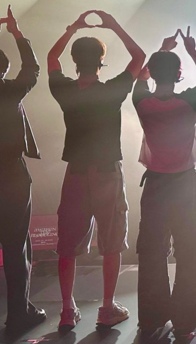 dollytopia's tweet image. omg euijoo has legs he’s so perf