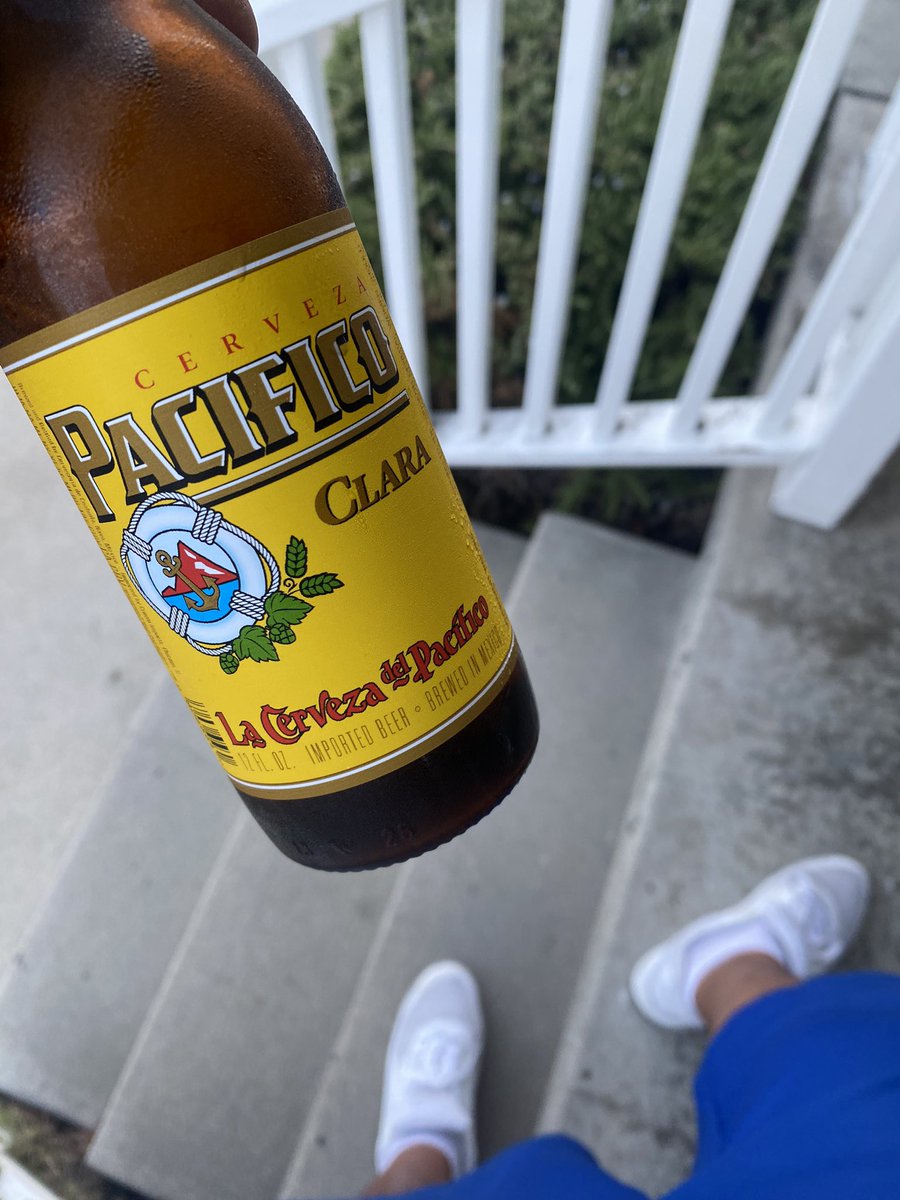gonzo7626's tweet image. Finally!! My turn. Happy Friday Errbody!! Salud 🍻