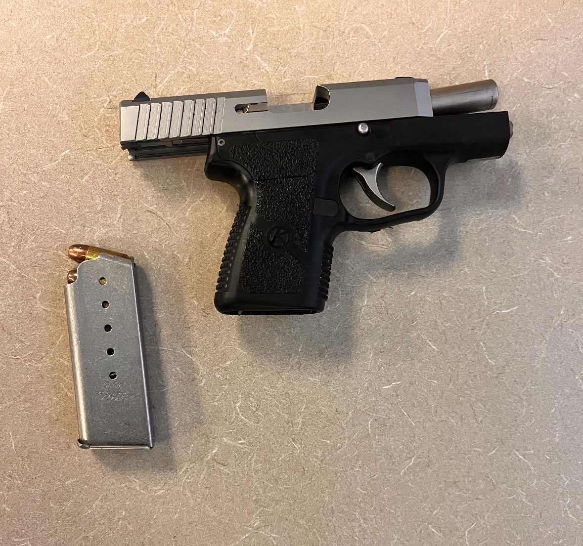 MCPD 3D Commander (@mcpd3dcommander) on Twitter photo Armed subject safely arrested, gun seized 🔫🚨
This evening (7/25/25) around 7:30PM your <a href="/mcpnews/">Montgomery County Department of Police</a> 3rd District Central Business District (CBD) officers were looking for a wanted subject in the downtown Silver Spring area.
While checking public safety cameras, officers observed Armed subject safely arrested, gun seized 🔫🚨
This evening (7/25/25) around 7:30PM your <a href="/mcpnews/">Montgomery County Department of Police</a> 3rd District Central Business District (CBD) officers were looking for a wanted subject in the downtown Silver Spring area.
While checking public safety cameras, officers observed