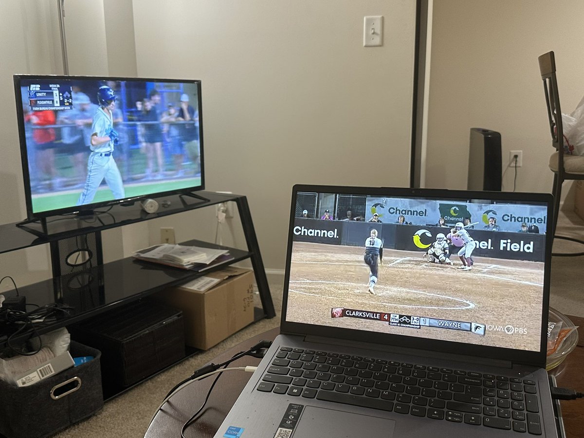 RHS76's tweet image. When you’re multitasking state tournament games in Iowa…
@IowaPBS @IHSAA @IGHSAU