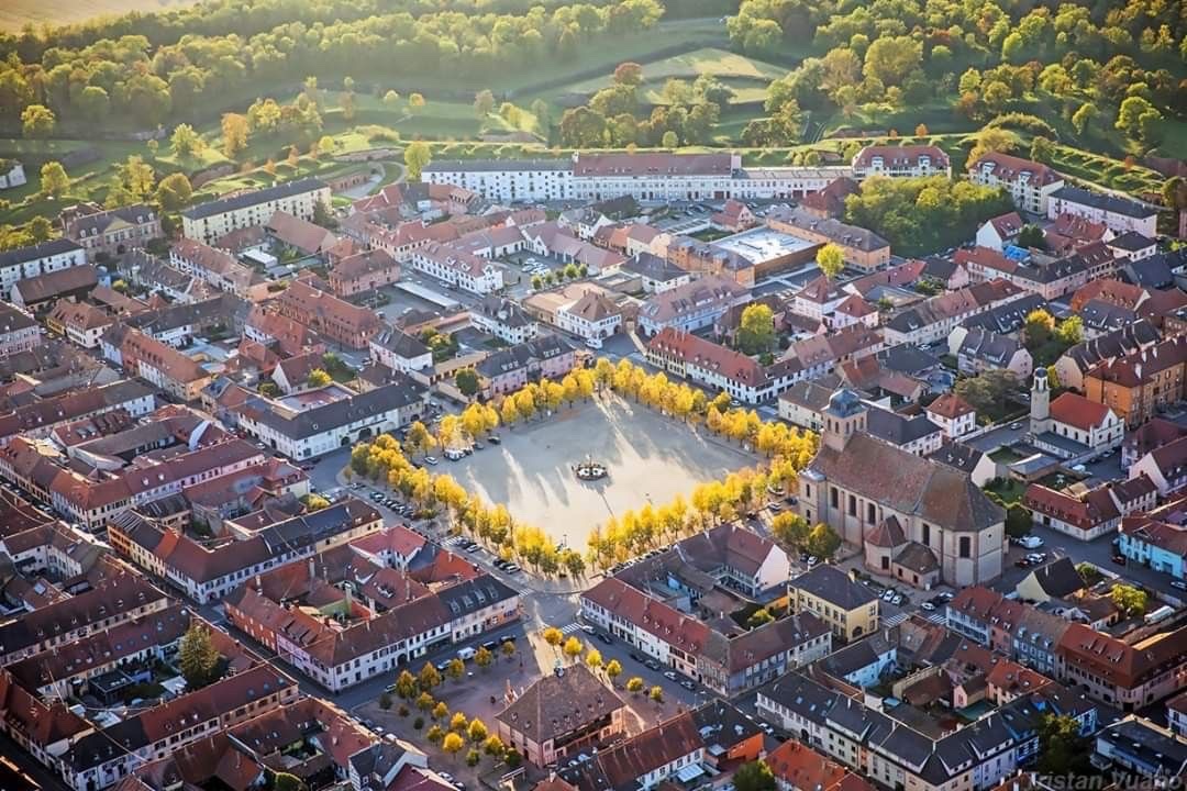 Every neighborhood or district should have a public gathering space