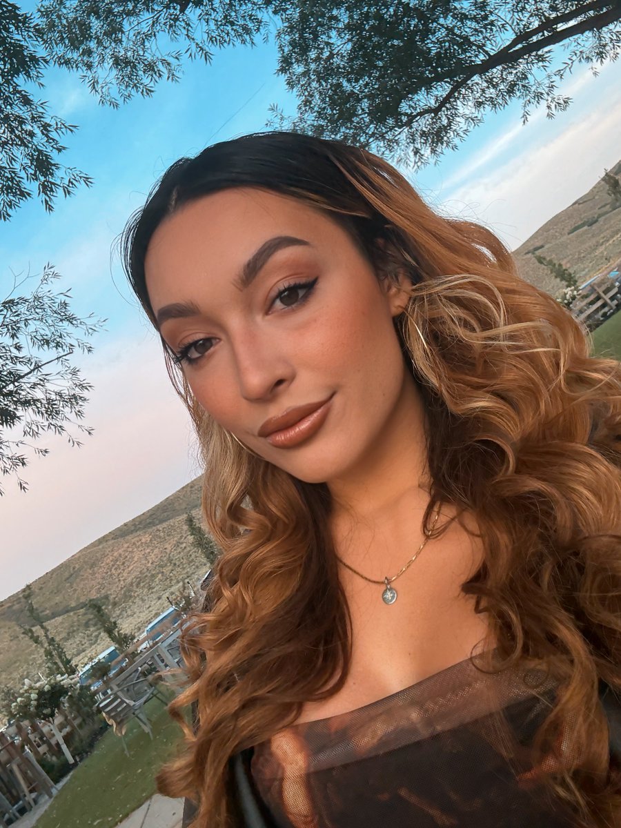 stephskiii_'s tweet image. do i clean up nice