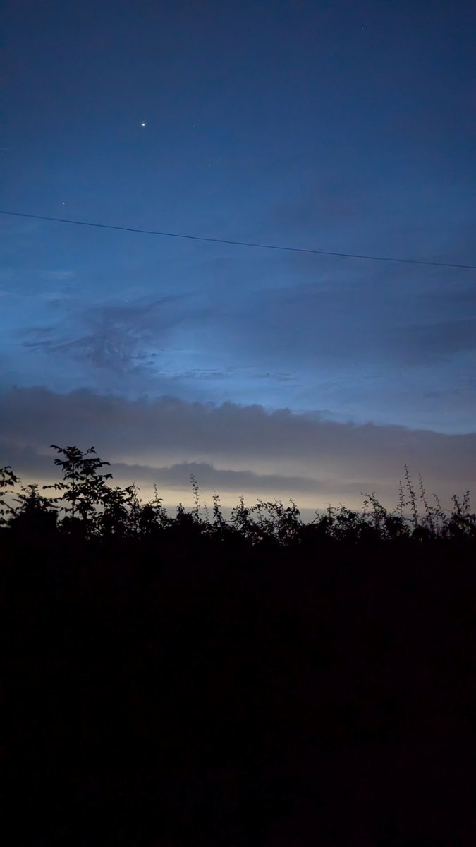 NotBadForHerAge's tweet image. If we don't get a nice sunrise this morning up Catbells, at least I will have seen a lovely night sky and a shooting star as I wait for my lift ๐โญ #nightsky